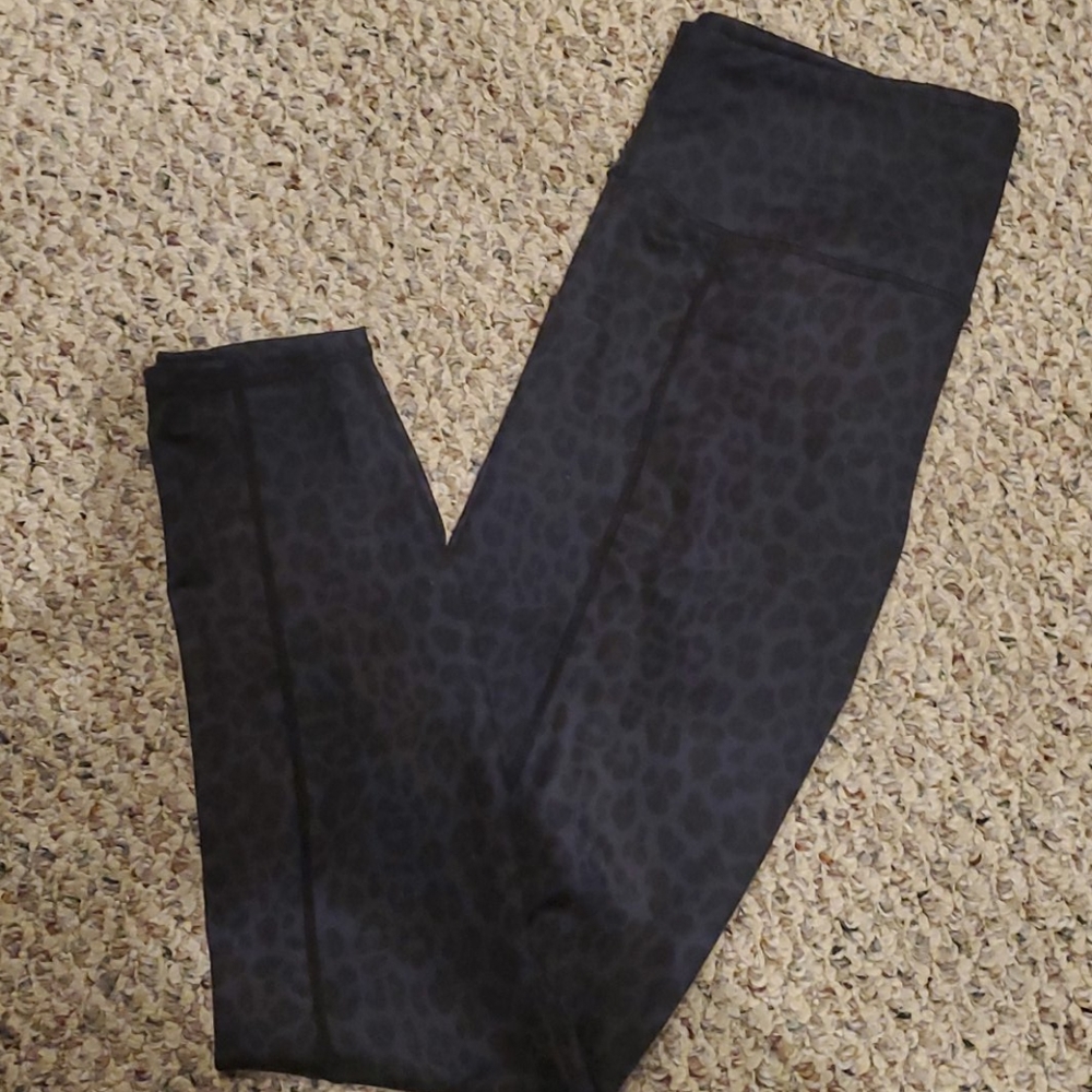 Full length grey leopard print leggings